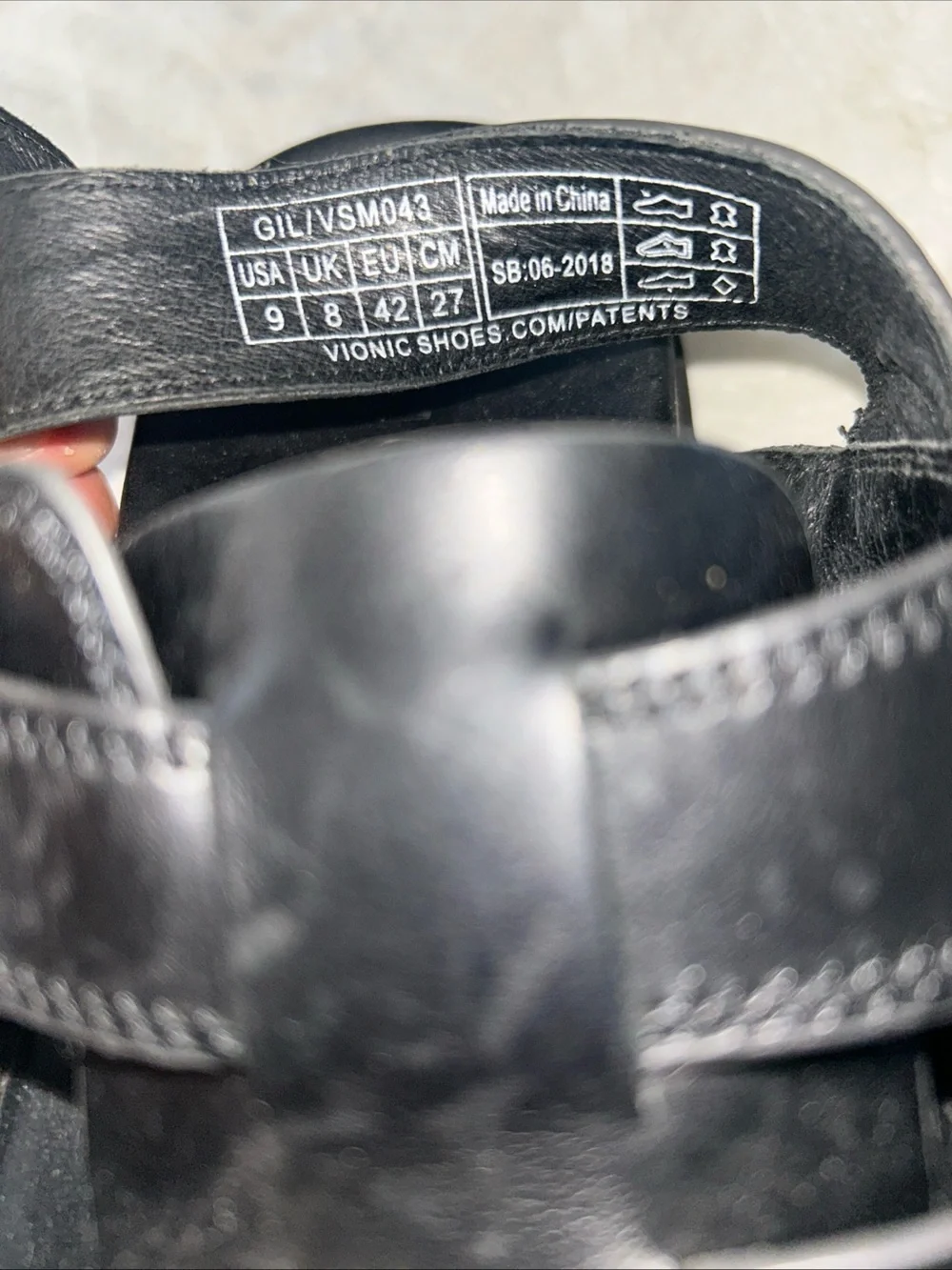 Vionic Men's Black Leather Fisherman Sandals Size 9